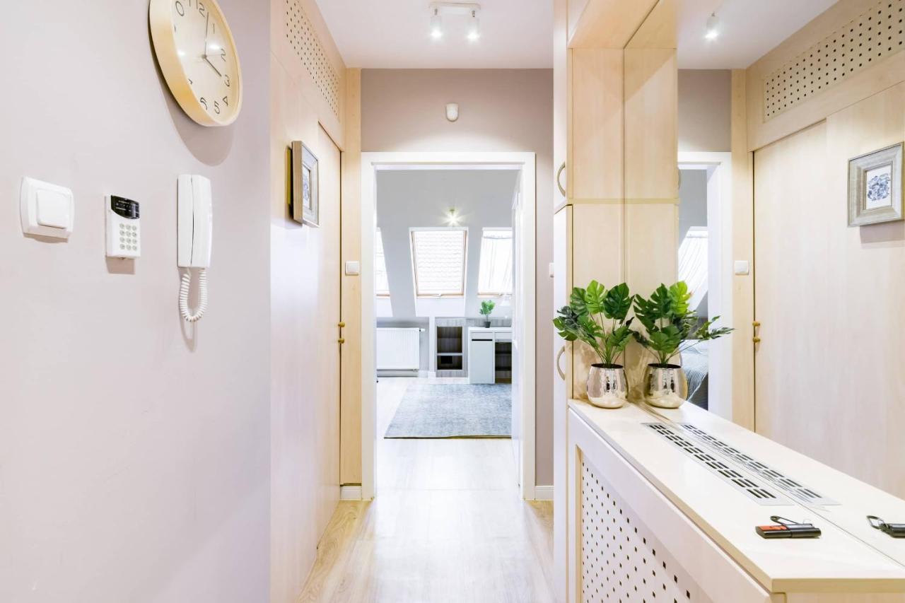 Sunny And Central Penthouse With Private Garage Budapest Extérieur photo