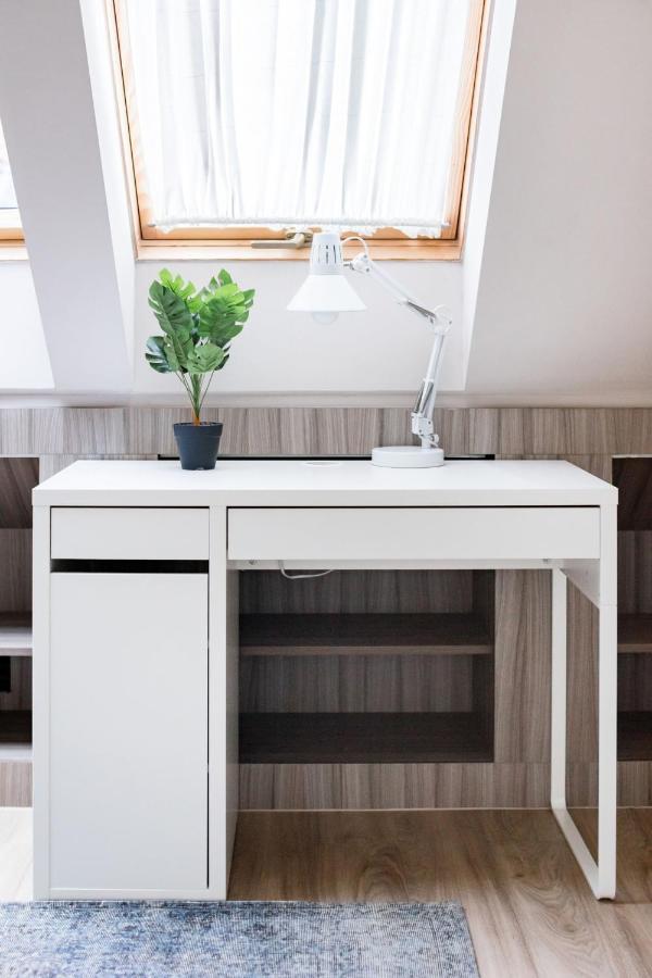 Sunny And Central Penthouse With Private Garage Budapest Extérieur photo
