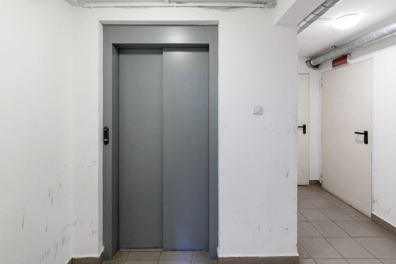 Sunny And Central Penthouse With Private Garage Budapest Extérieur photo