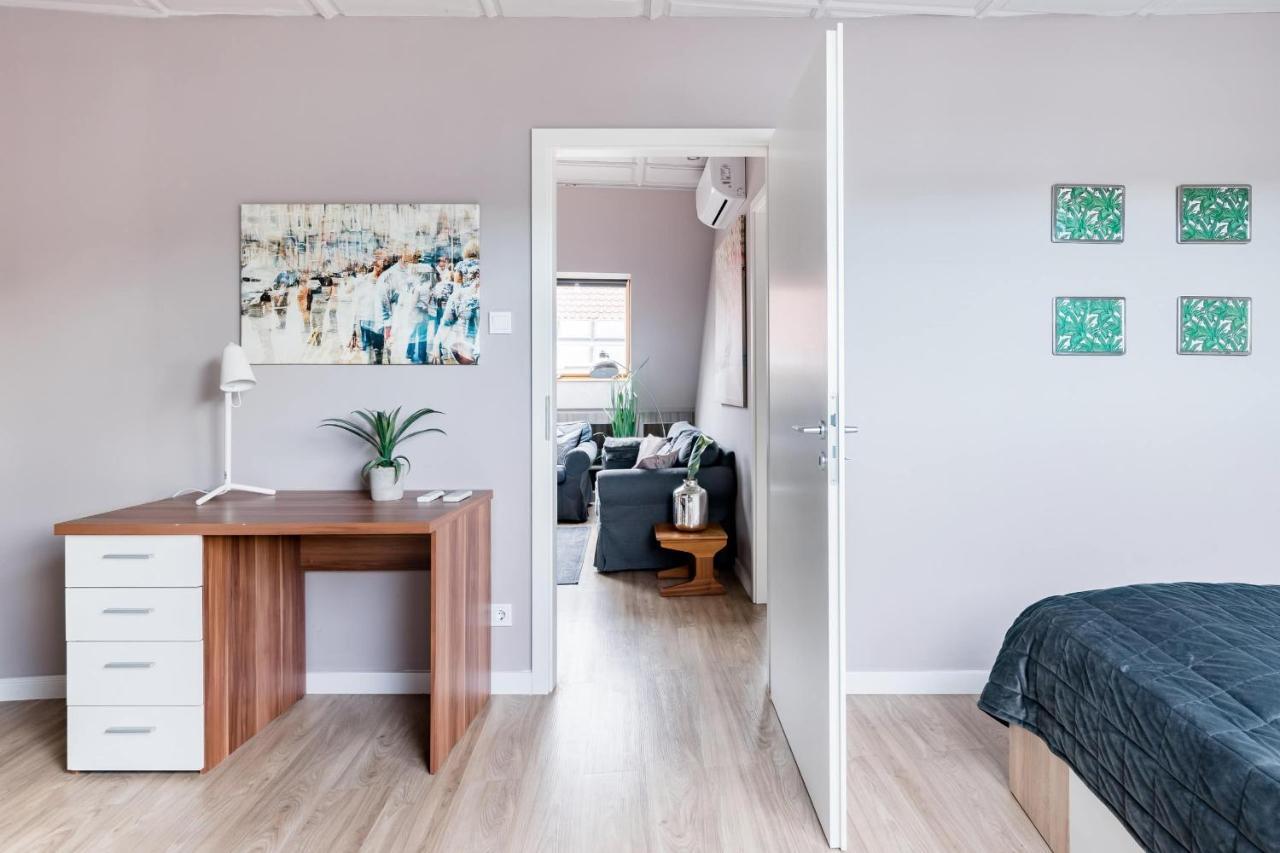 Sunny And Central Penthouse With Private Garage Budapest Extérieur photo