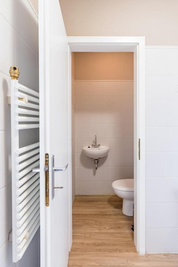 Sunny And Central Penthouse With Private Garage Budapest Extérieur photo