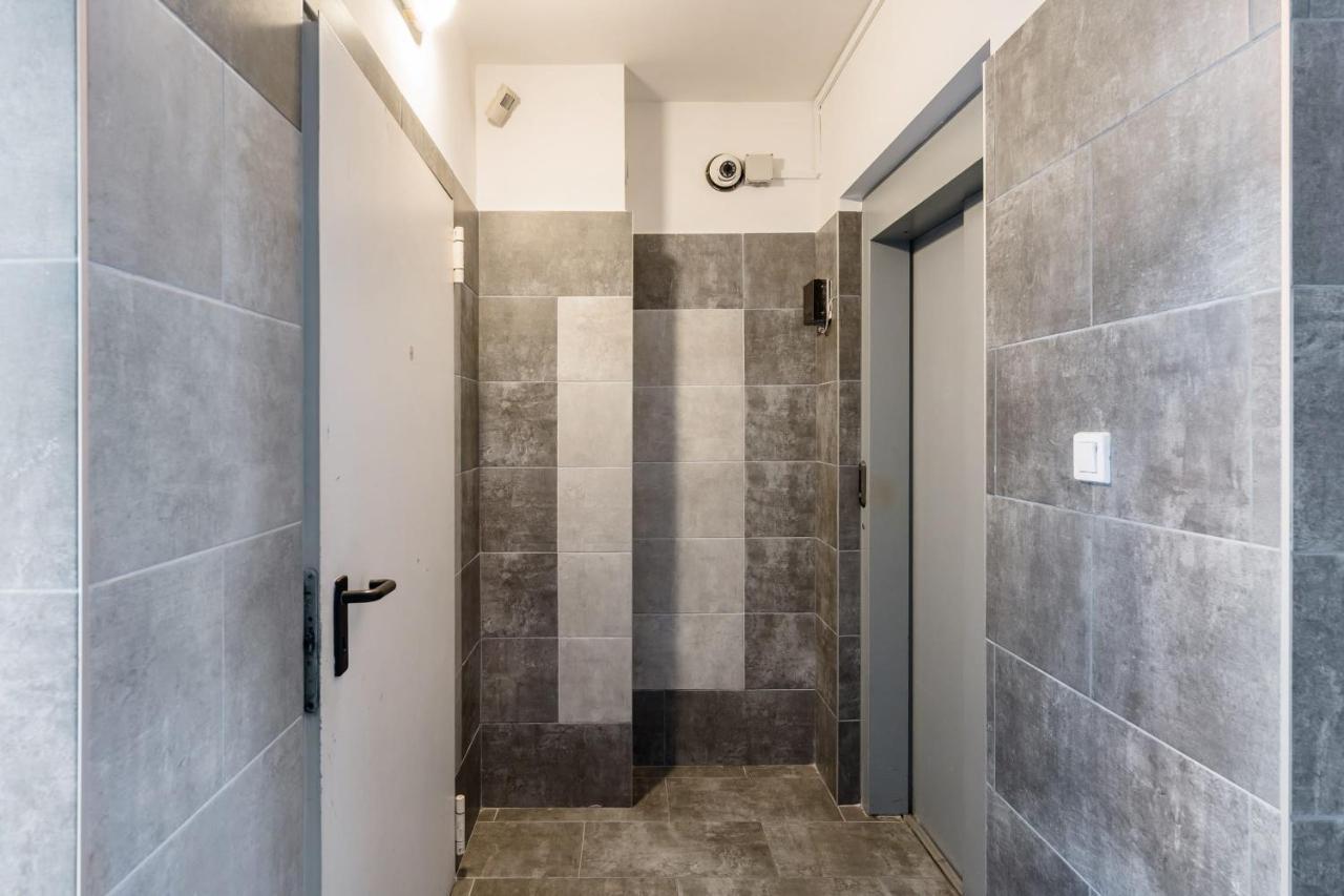 Sunny And Central Penthouse With Private Garage Budapest Extérieur photo
