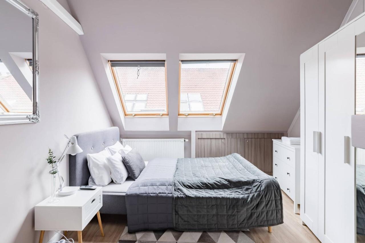 Sunny And Central Penthouse With Private Garage Budapest Extérieur photo